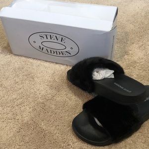 Steve Madden Women’s Softey Flat Sandal Size 5 US